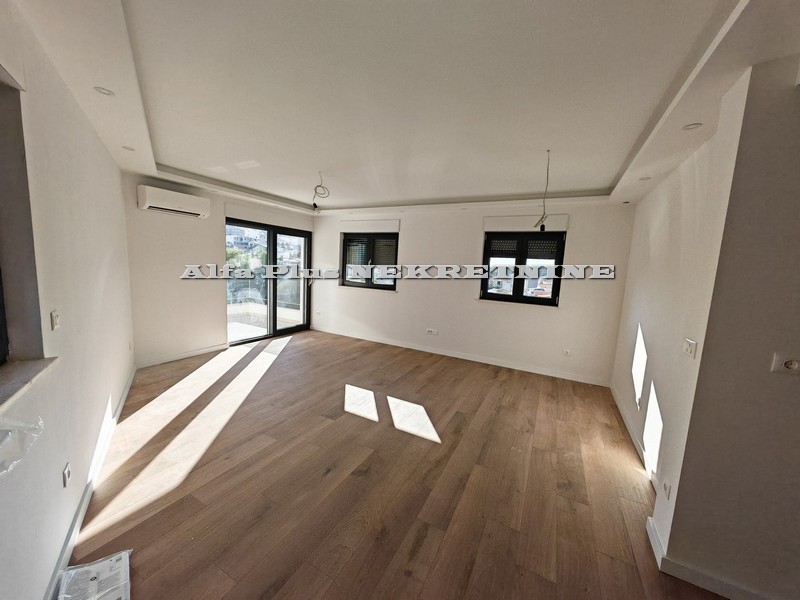 Alfa Plus Nekretnine Dvosoban stan u novogradnji iznad centra grada S-825